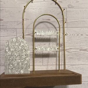 Gold and Brown Jewelry Organizer